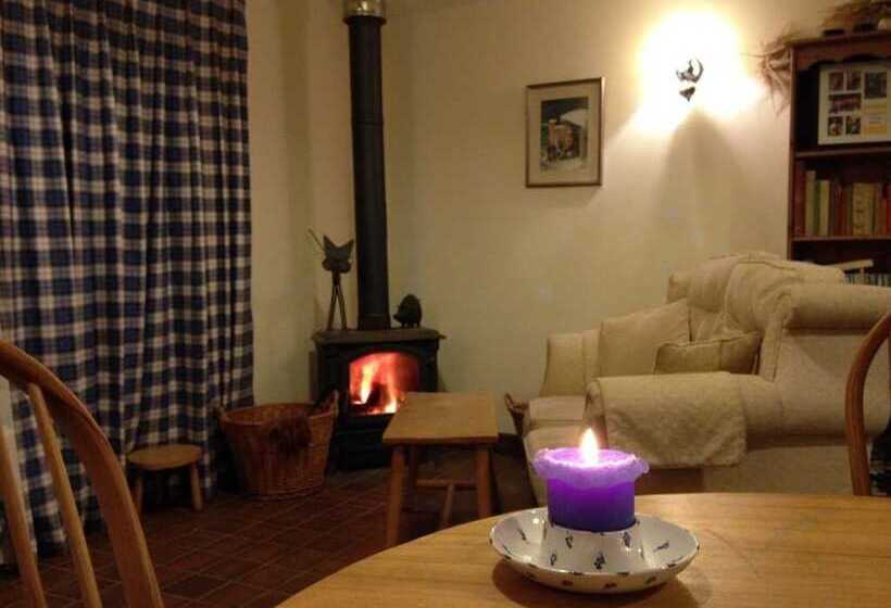 فندق Grove Farm Direct