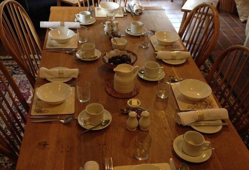 فندق Grove Farm Direct