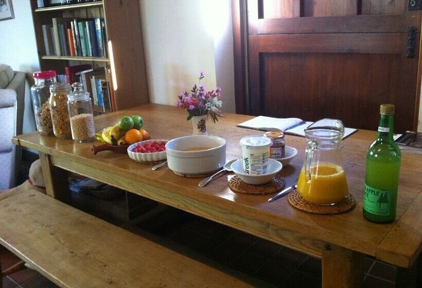 فندق Grove Farm Direct