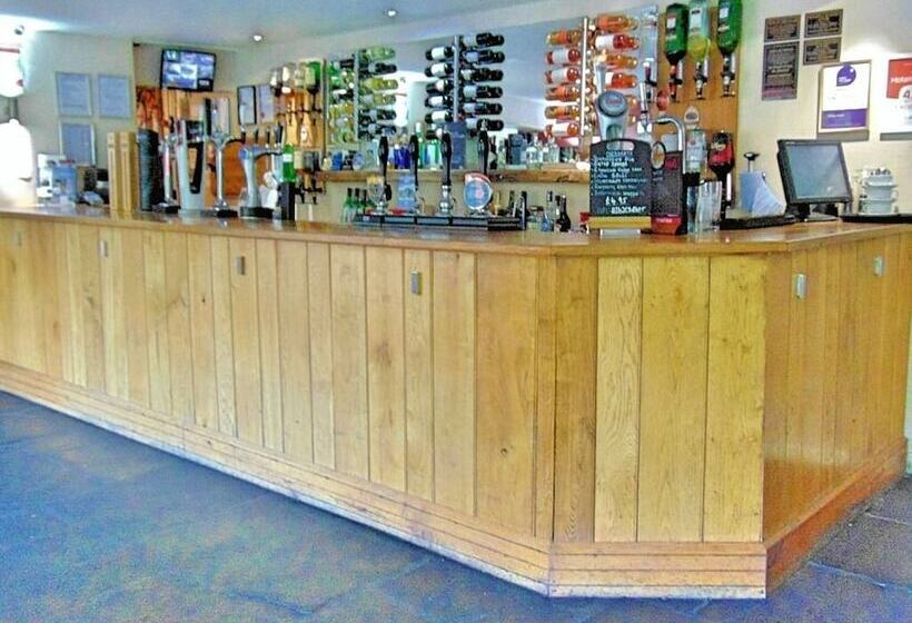 酒店 Half Moon Jackfield