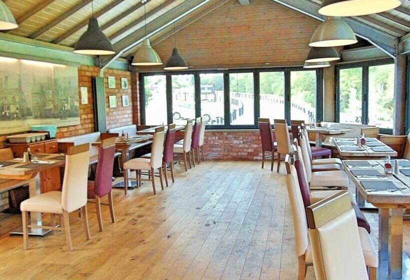 酒店 Half Moon Jackfield