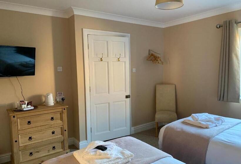 בית מלון כפרי Lakeside Lodge