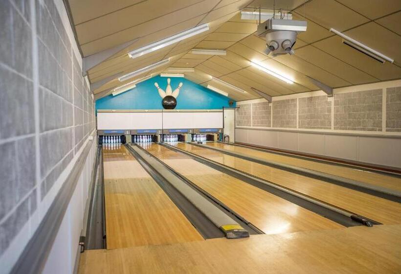 בית מלון כפרי Lakeside Lodge