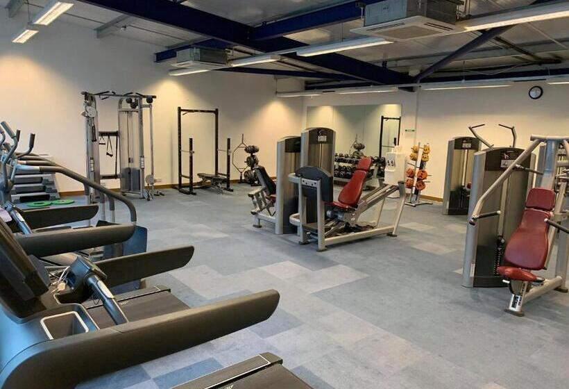 בית מלון כפרי Lakeside Lodge