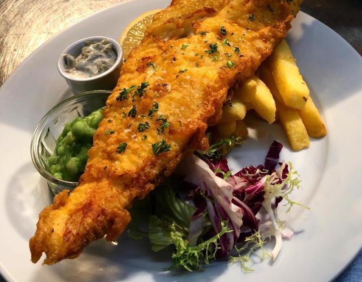 בית מלון כפרי Lakeside Lodge