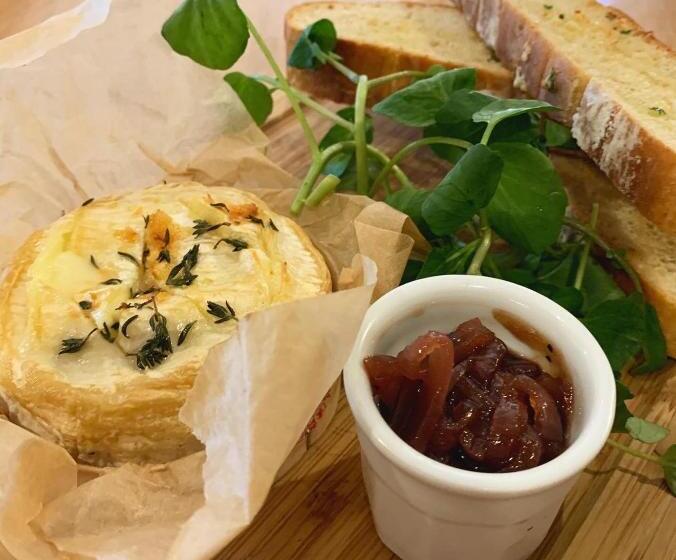 בית מלון כפרי Lakeside Lodge