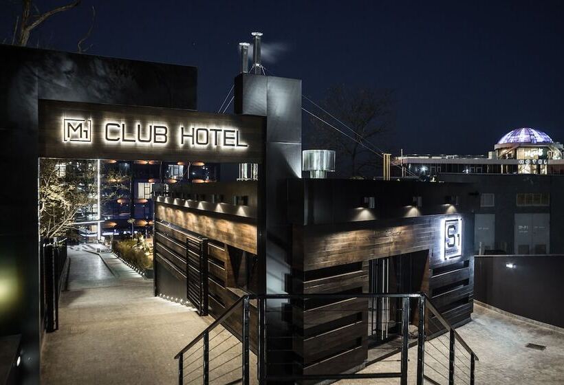 هتل M1 Club