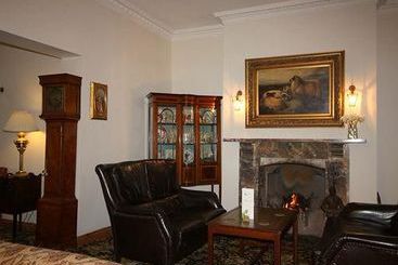 هتل Court Hall