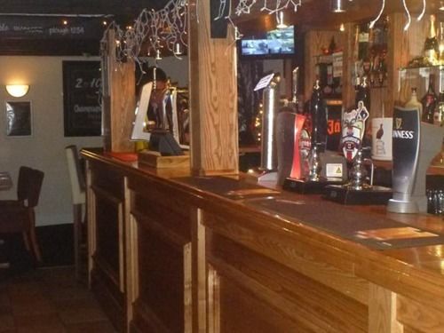 Отель Plough & Harrow