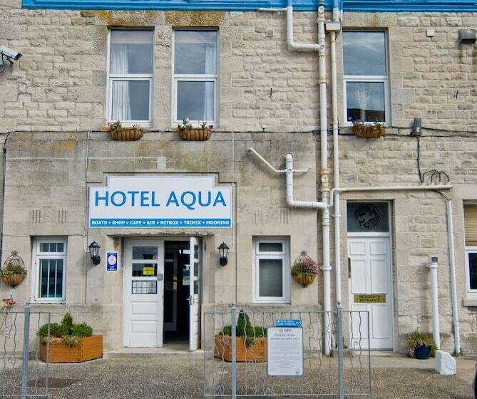 ホテル The  Aqua