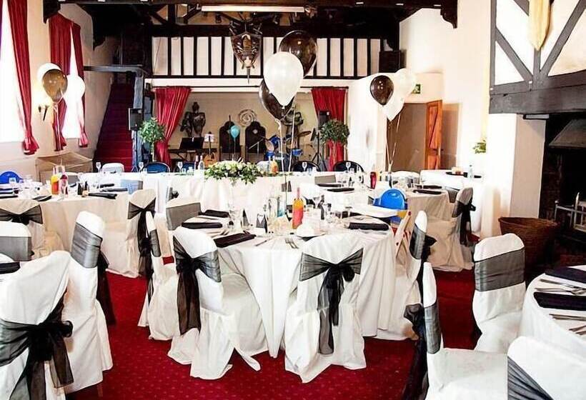 فندق The Bear Inn, Hodnet