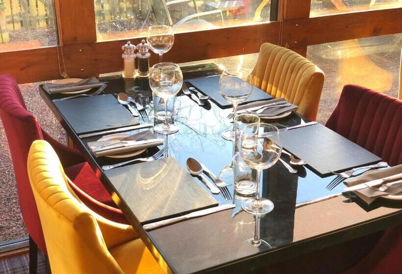 ホテル The Blue Bell Crookham