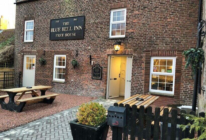 בית מלון כפרי The Blue Bell Crookham
