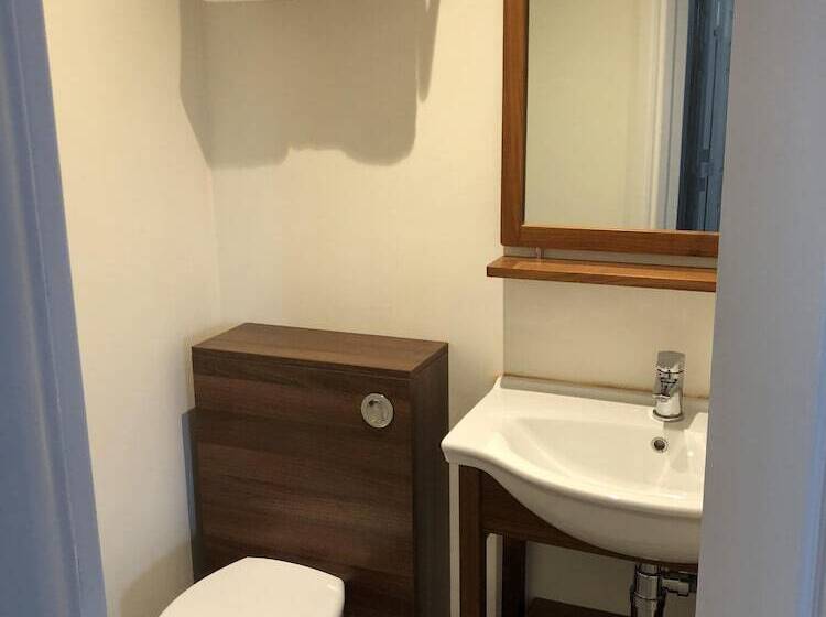 ホテル The Blue Bell Crookham