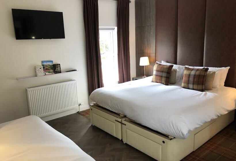 ホテル The Blue Bell Crookham