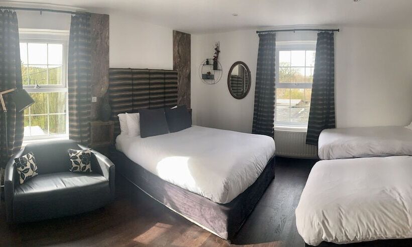 ホテル The Blue Bell Crookham