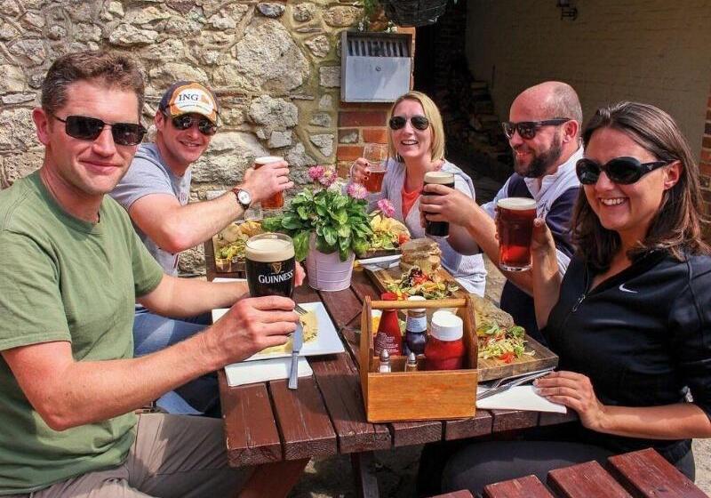 فندق The Bugle Coaching Inn