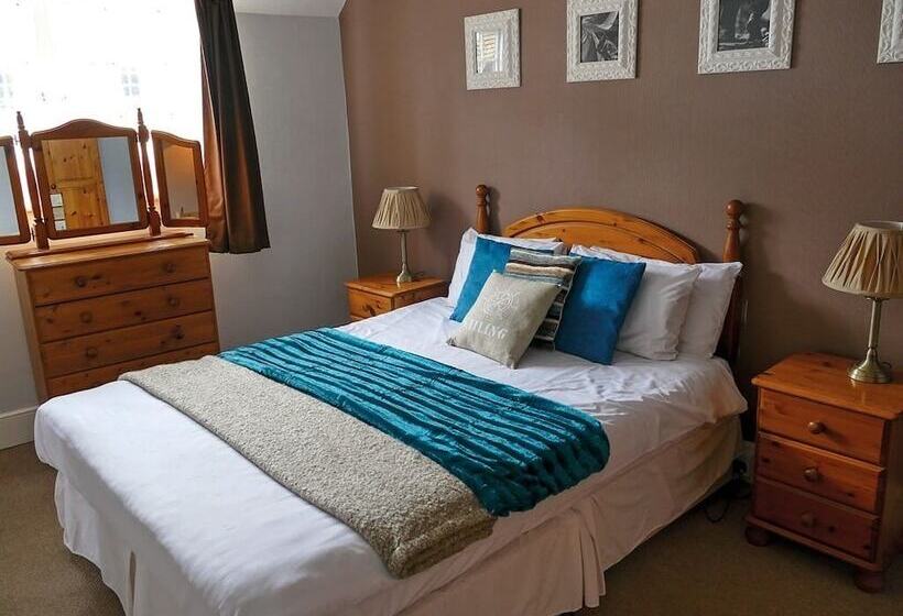 ホテル The Bugle Coaching Inn