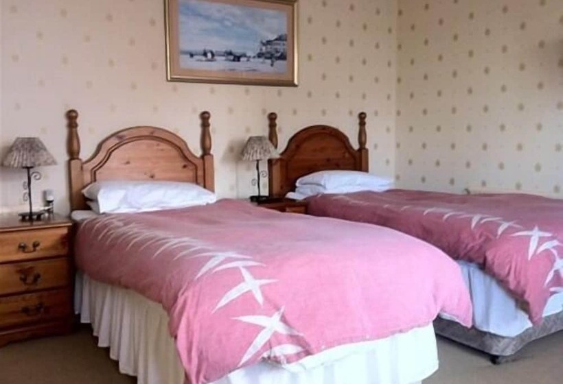 בית מלון כפרי The Bugle Coaching Inn