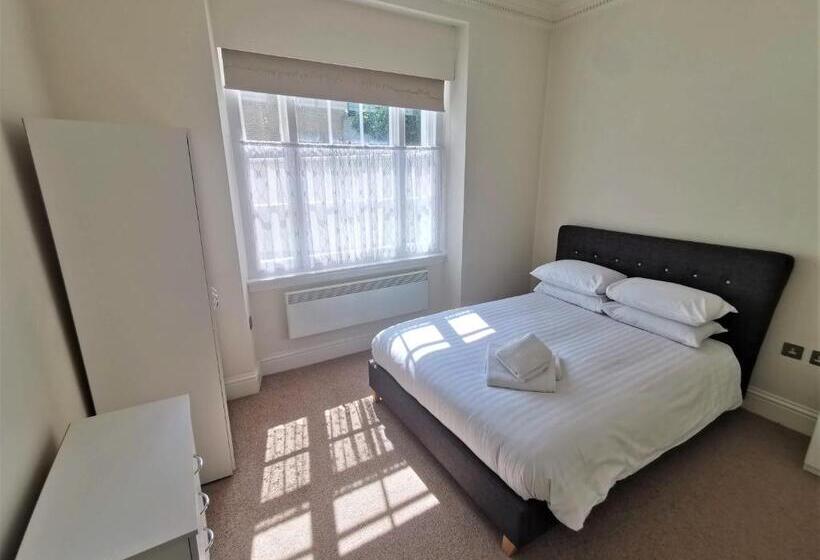 فندق The Clarendon Royal