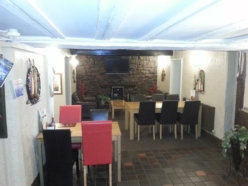 בית מלון כפרי The Cross Inn