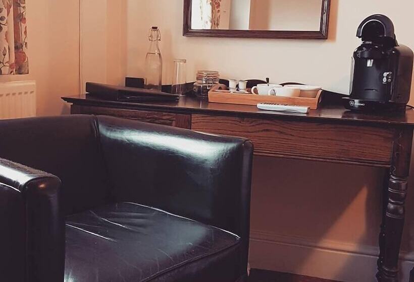 ホテル The Crown Inn