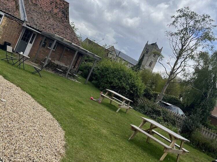 酒店 The Crown Inn