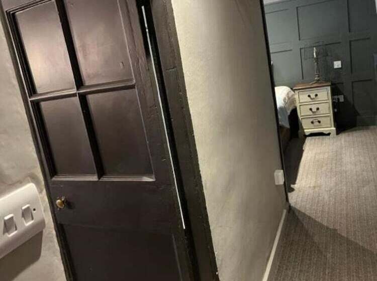 酒店 The Crown Inn