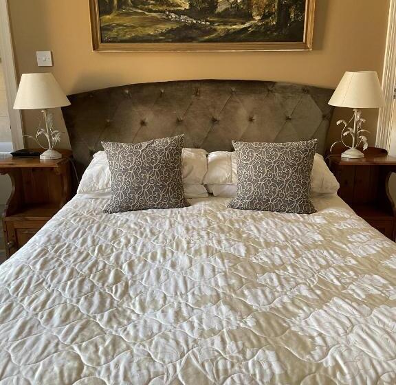 فندق The Eagle Tavern