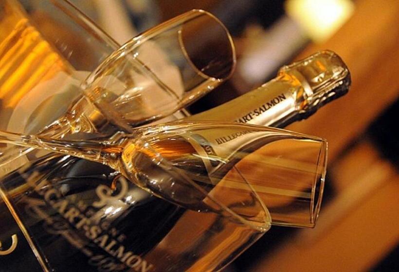 בית מלון כפרי The Frenchgate Restaurant &