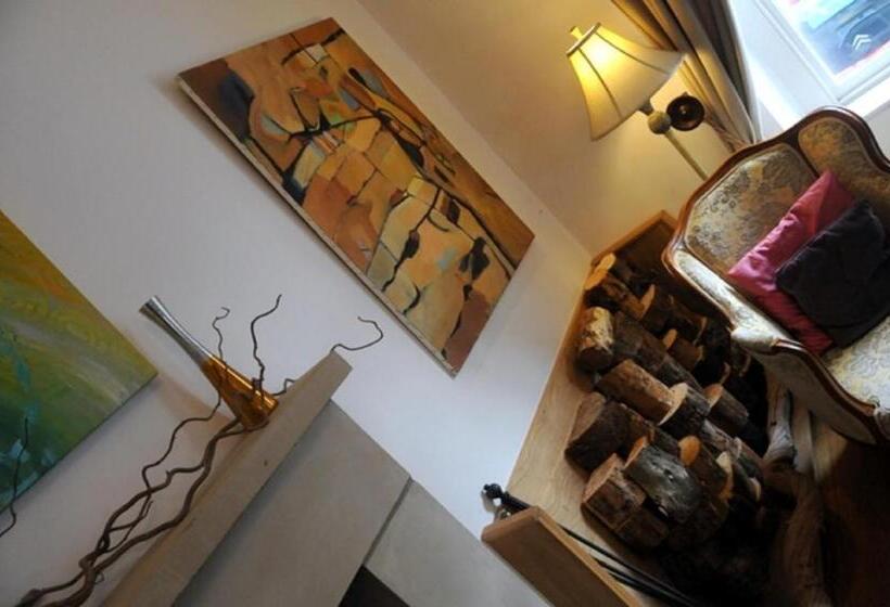 בית מלון כפרי The Frenchgate Restaurant &