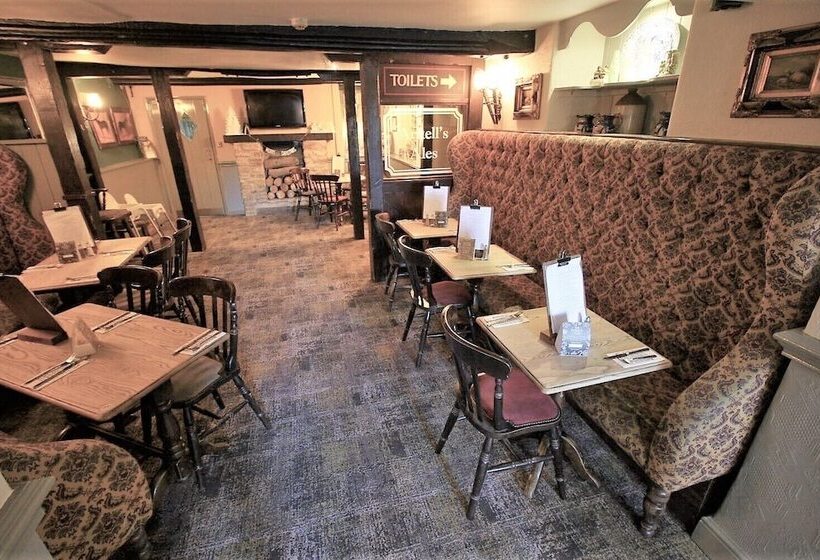 Отель The Kings Arms