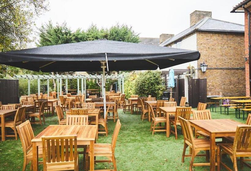 Отель The Lord Grenfell