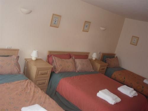 Отель The Mucky Duck Inn