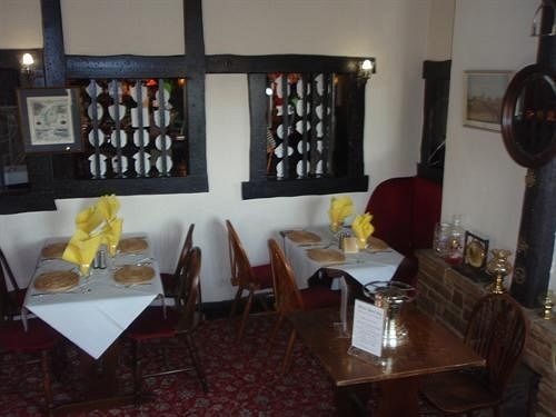 Отель The Mucky Duck Inn