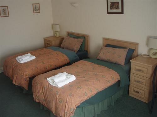 Отель The Mucky Duck Inn