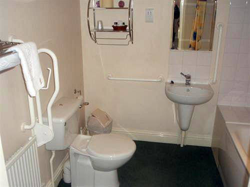 Отель The Mucky Duck Inn