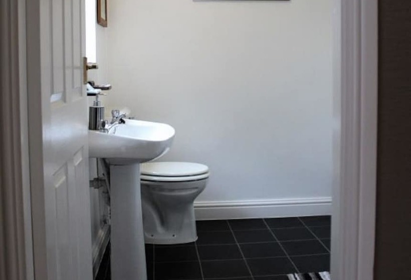 Отель The Nottingham House