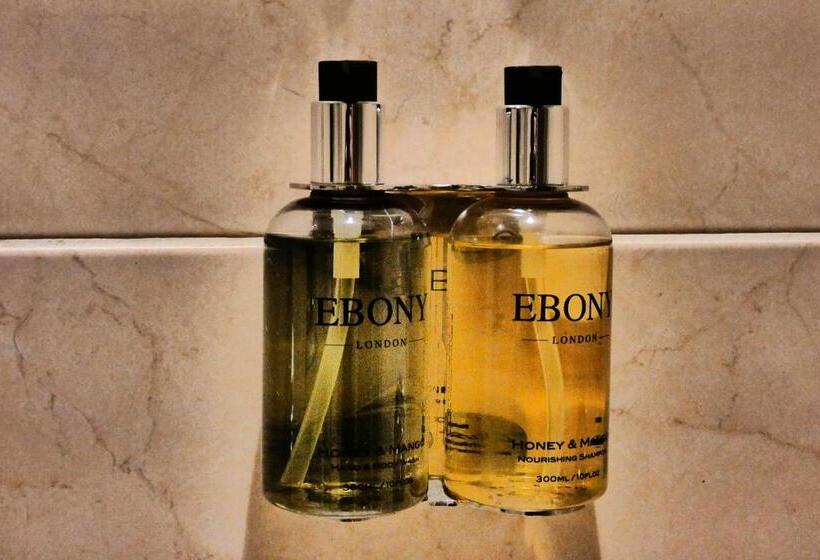 ホテル The Old Ginn House Inn