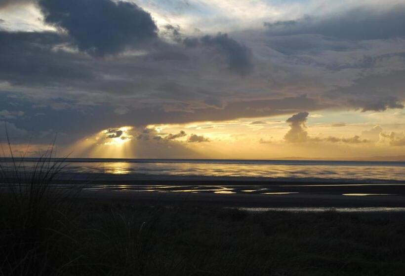 ホテル The Punchbowl