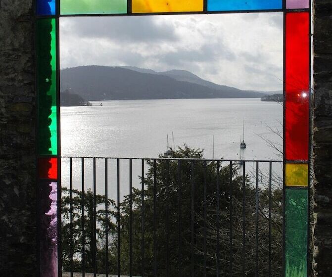 ホテル The Punchbowl