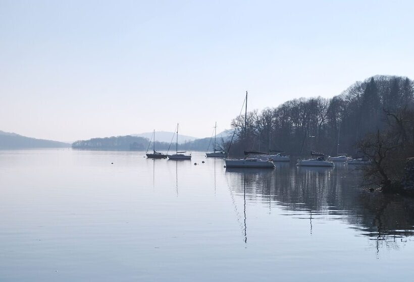 ホテル The Punchbowl