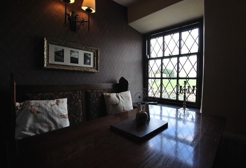 ホテル The Punchbowl