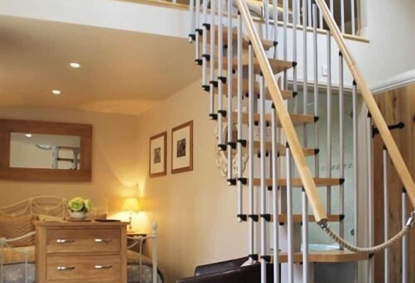 ホテル The Queens