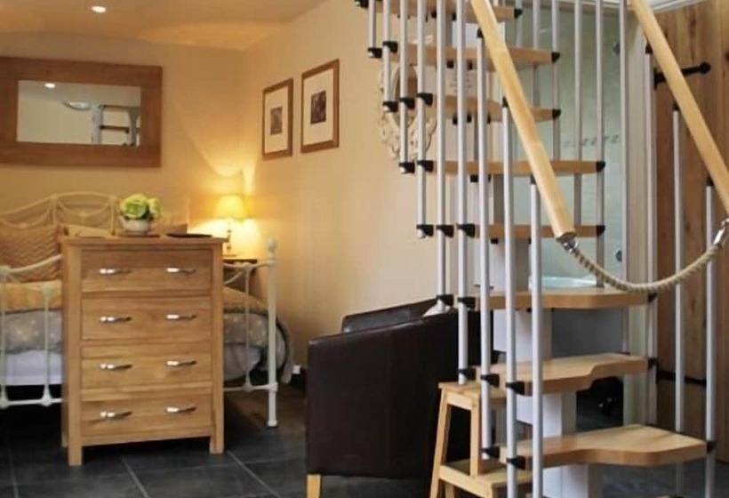 ホテル The Queens