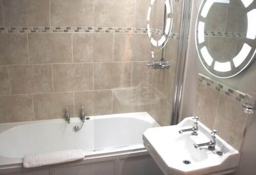 ホテル The Queens