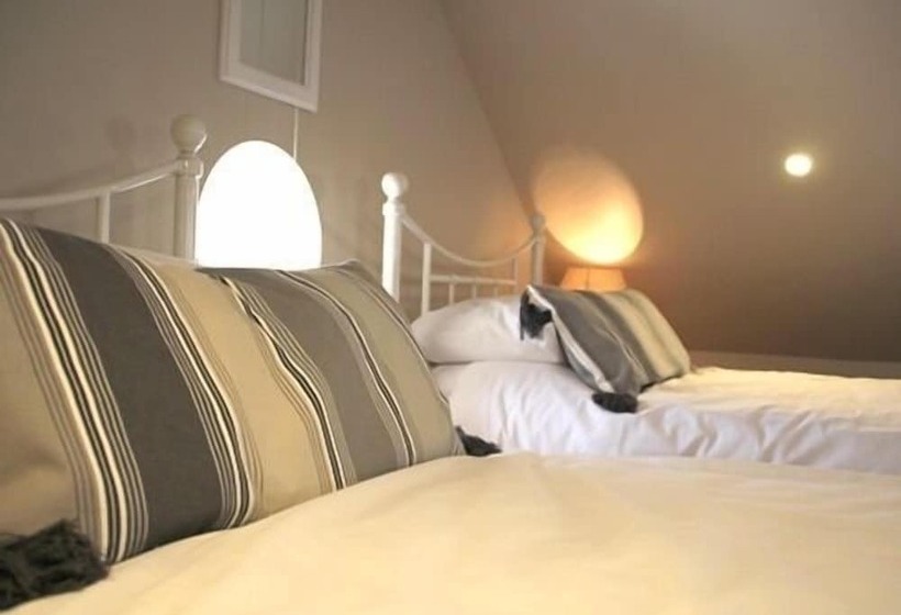 ホテル The Queens