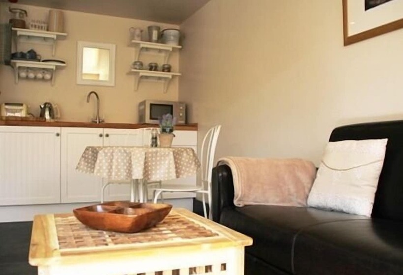 ホテル The Queens