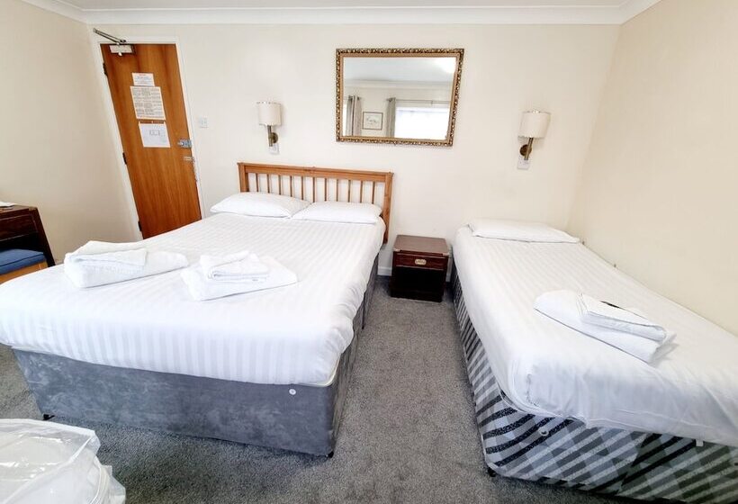 בית מלון כפרי The Sportsmans Inn Limited