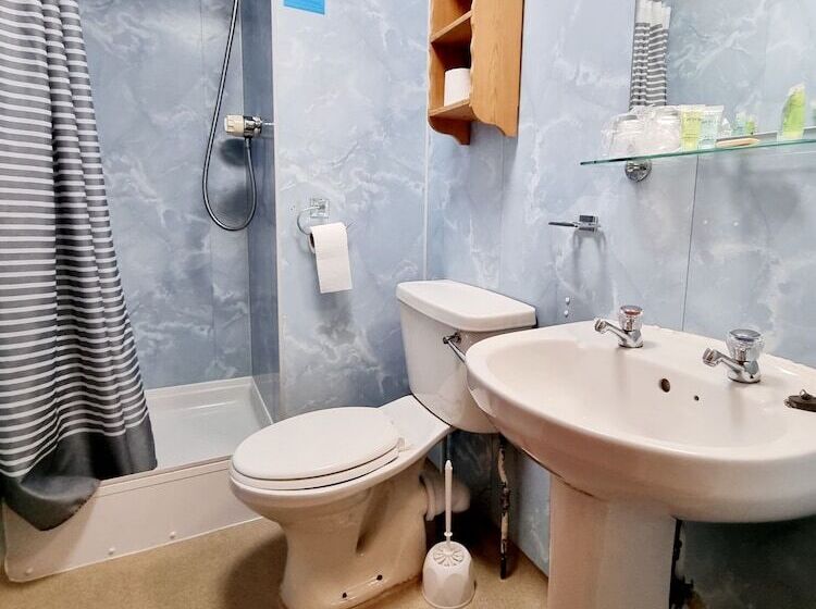 בית מלון כפרי The Sportsmans Inn Limited